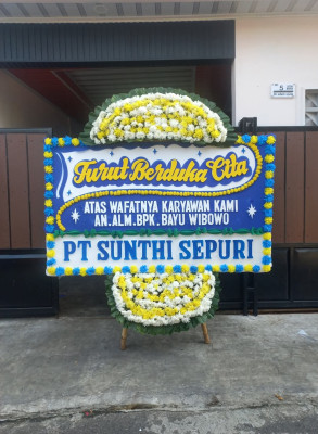 Papan Bunga Duka di Senayan