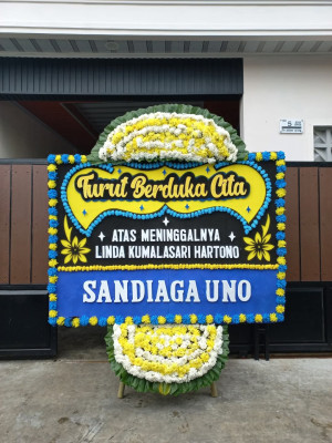 Papan Bunga Duka di Senayan